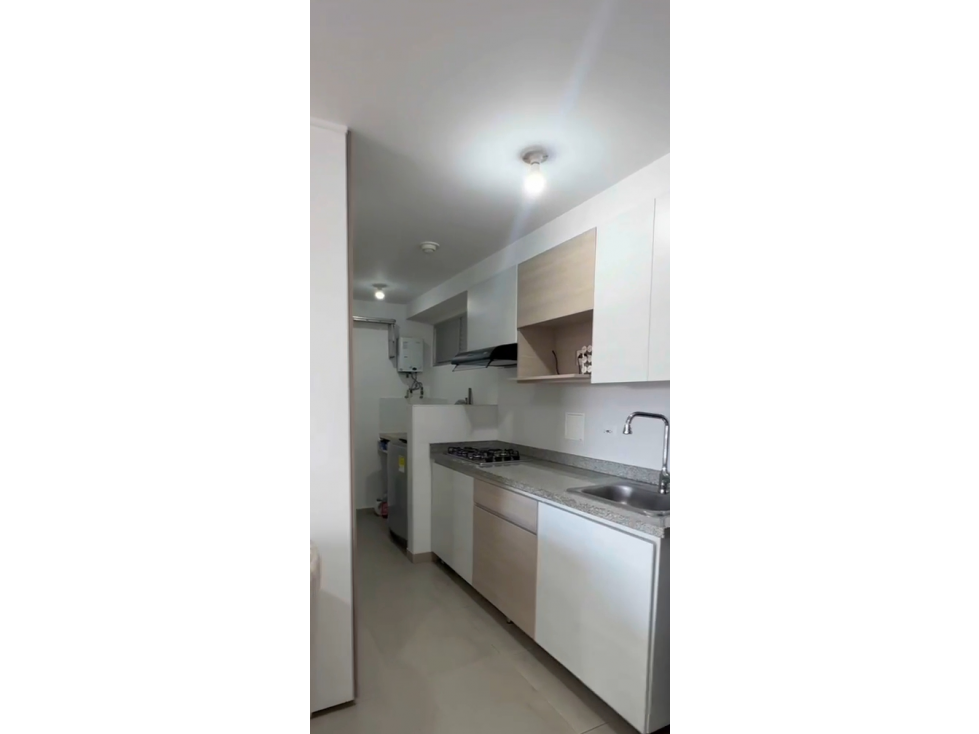 SE VENDE APARTAMENTO EN AVENIDA SUR AREA 61.65 M2 PARQU CUBIERTO — foto 2