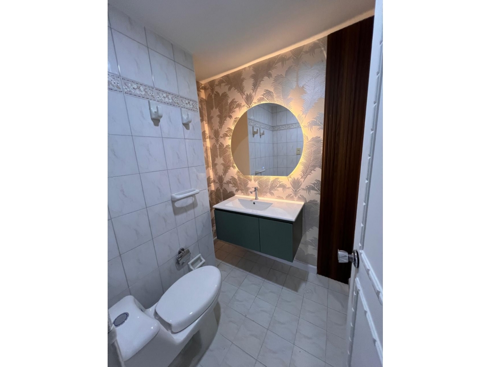 SE VENDE APARTAMENTO EN EL CENTRO REMODELADO AREA 187M2 — foto 3