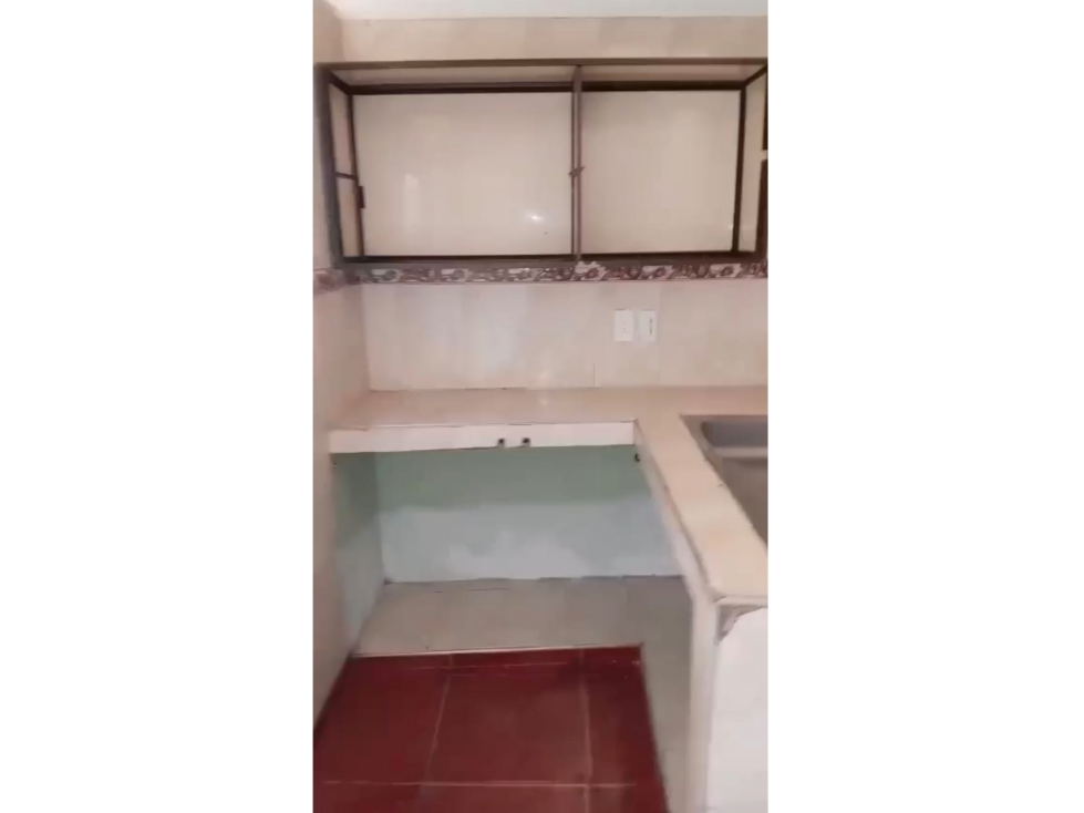 SE VENDE CASA UNIFAMILIAR DE TRES PISOS EN CARTAGO VALLE DEL CAUCA — foto 2