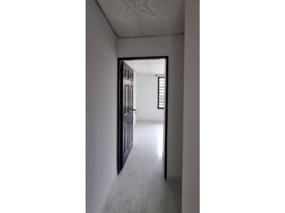 Se Vende Casa Esquinera De 2 Pisos En El Rocío Pereira — foto 2