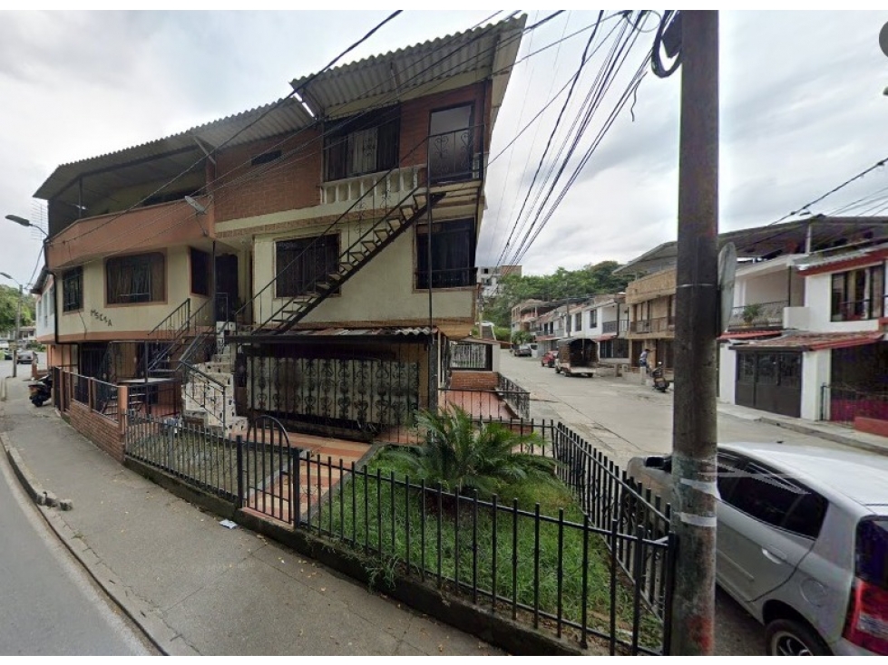 Se Vende Casa De 3 Pisos Con 3 Viviendas En San Fernando — foto 2