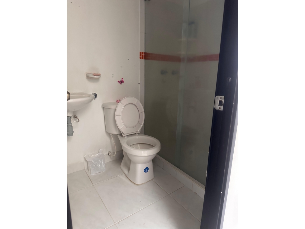 SE VENDE CASA DUPLEX CONJUNTO CERRADO SECTOR PARQUE INDUSTRIAL PEREIRA — foto 2