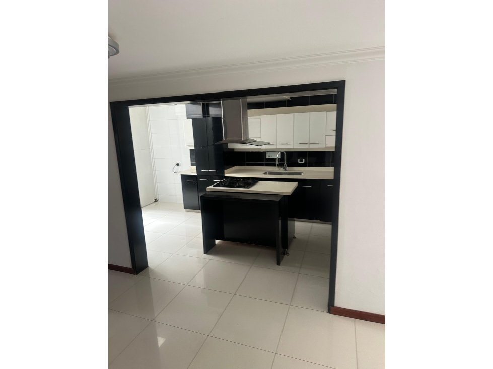 SE VENDE CASA EN LOS ALAMOS EN CONJUNTO CERRADO AREA 278 M2 - 1