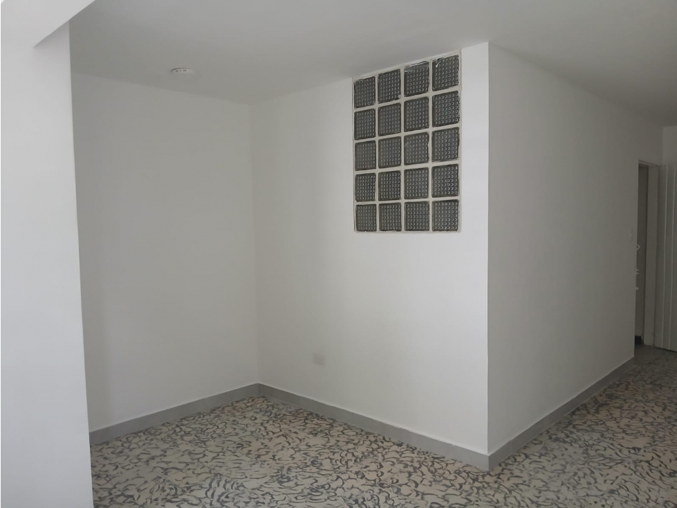 SE ARRIENDA APARTAMENTO EN EL CENTRO — foto 2