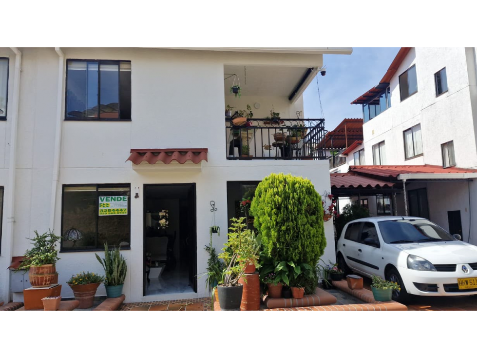 SE VENDE CASA DUPLEX EN CAÑAVERAL 1