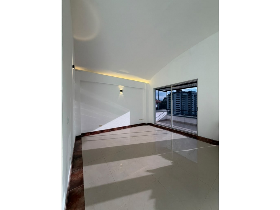 Se arrienda hermosa casa en sector de Pinares — foto 2