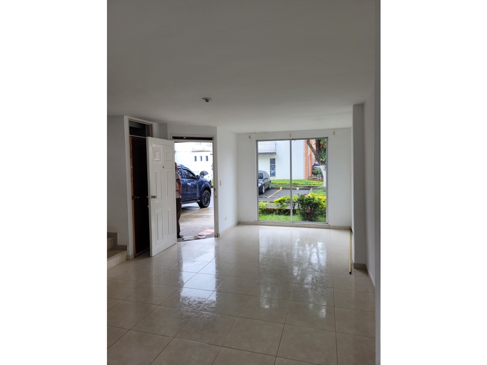 SE VENDE CASA EN SECTOR SEGURO Y TRANQUILO EN CONJUNTO CERRADO — foto 3