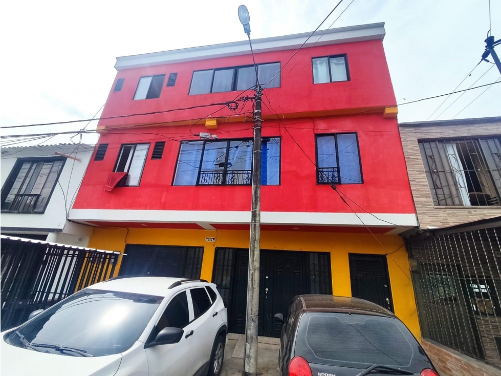 Se vende casa con 8 unidades de vivienda independientes en Pereira