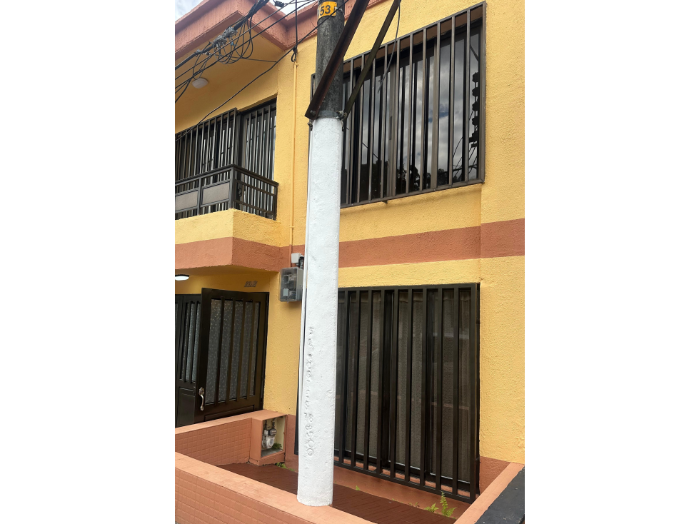 SE VENDE CASA REMODELADA EN LA VILLA CERCA AL ESTADIO — foto 4