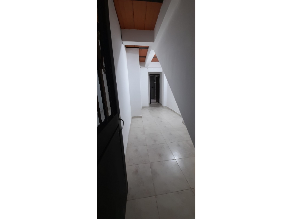 SE ARRIENDA APARTAMENTO PRIMER PISO CRA 6 CON 28 — foto 2