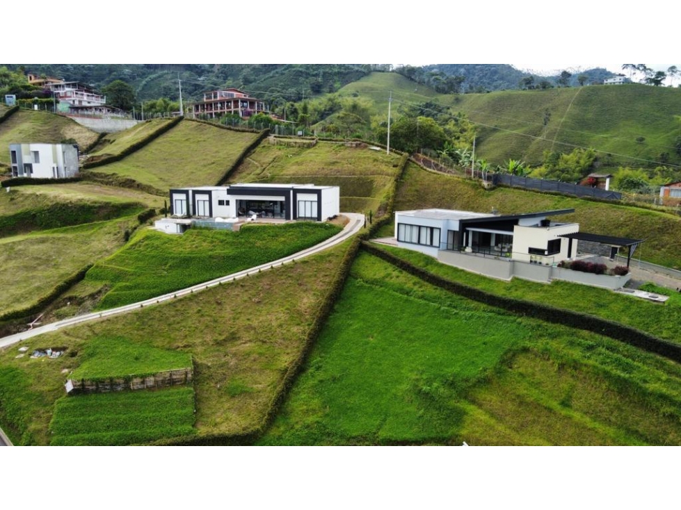 Venta de hermoso lote 8.100 mts2 en conjunto cerrado via Santa Rosa - 1