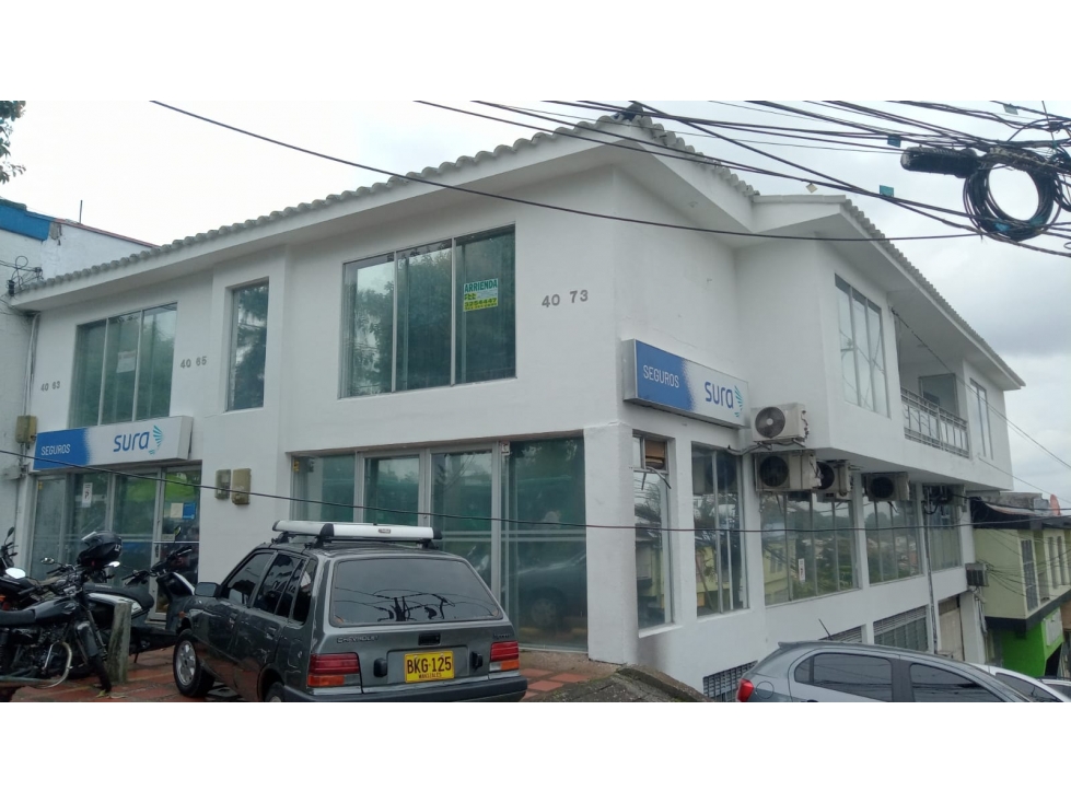 SE ARRIENDA CASA LOCAL AV 30 AGOSTO
