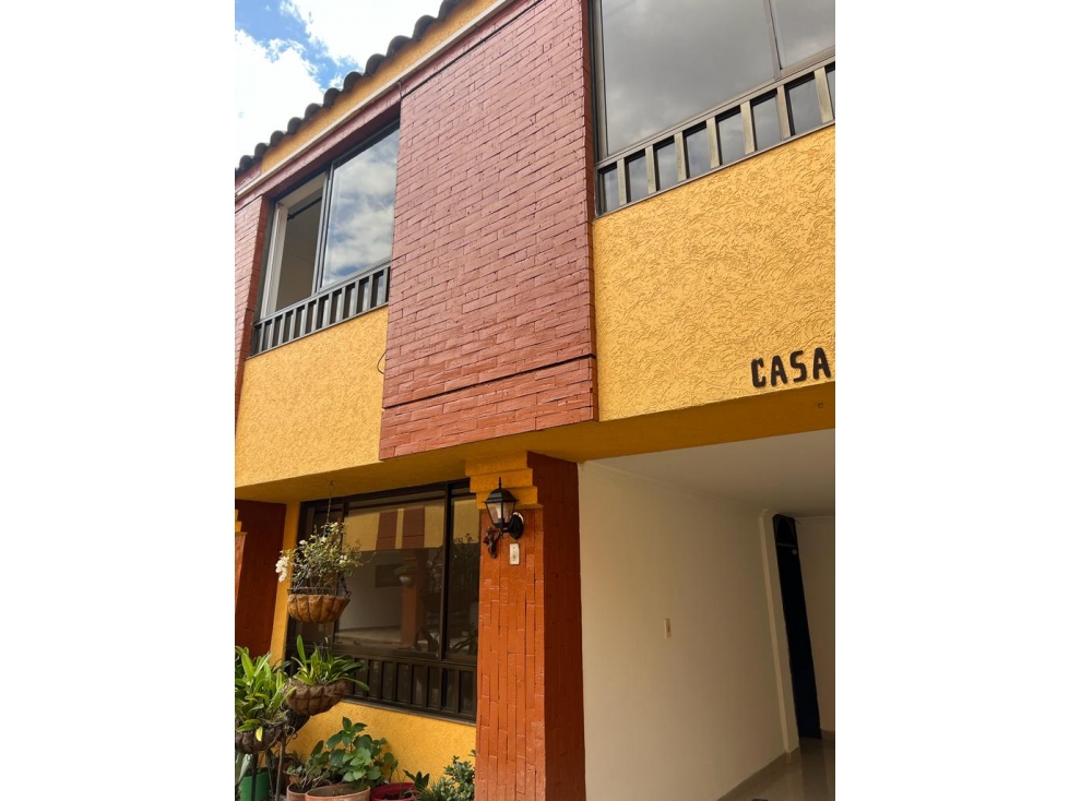 SE VENDE HERMOSA CASA DE 3 NIVELES EN SANTA MONICA DOSQUEBRADAS — foto 2