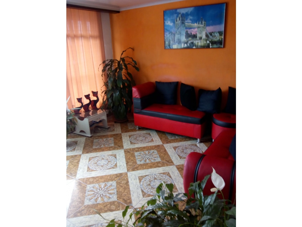 Se vende casa de 3 pisos en Cuba