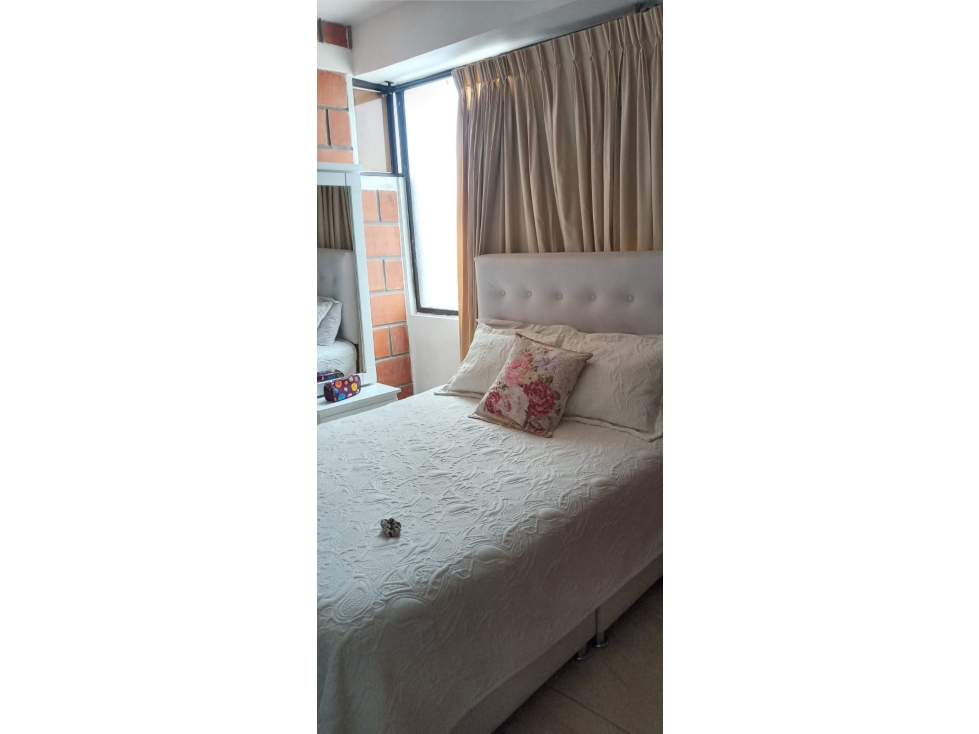 SE VENDE HERMOSO APARTAMENTO EN EL CENTRO SIN ASCENSOR — foto 4