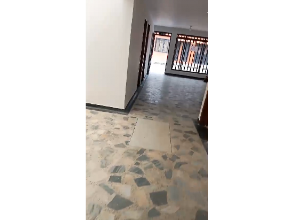 Casa de 2 pisos con viviendas en dosquebradas independientes