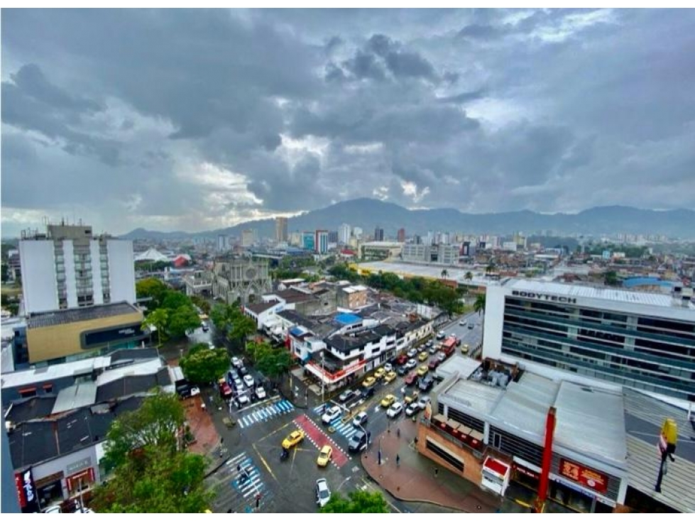 SE VENDE APARTAMENTO EN LA CIRCUNVALAR CON HERMOSA VISTA — foto 2