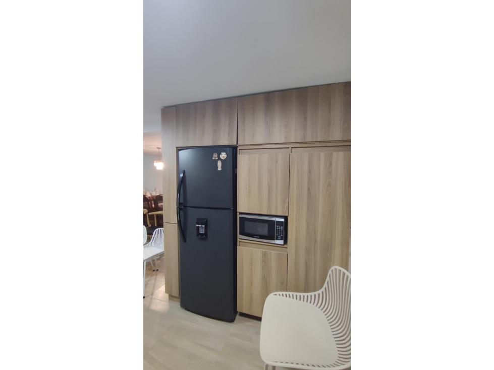 SE VENDE CASA GRANDE EN MARAYA CON LOCAL COMERCIAL — foto 2