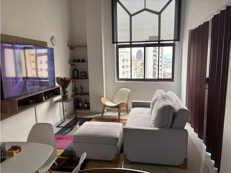 SE VENDE O PERMUTA APARTAMENTO EN EL CENTRO DUPLEX AREA 85 M2