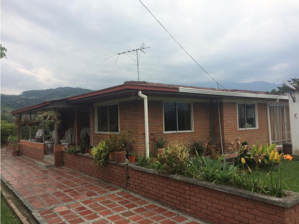 SE VENDE FINCA EN SANATA ROSA VIA TERMALES DE SAN VICENTE