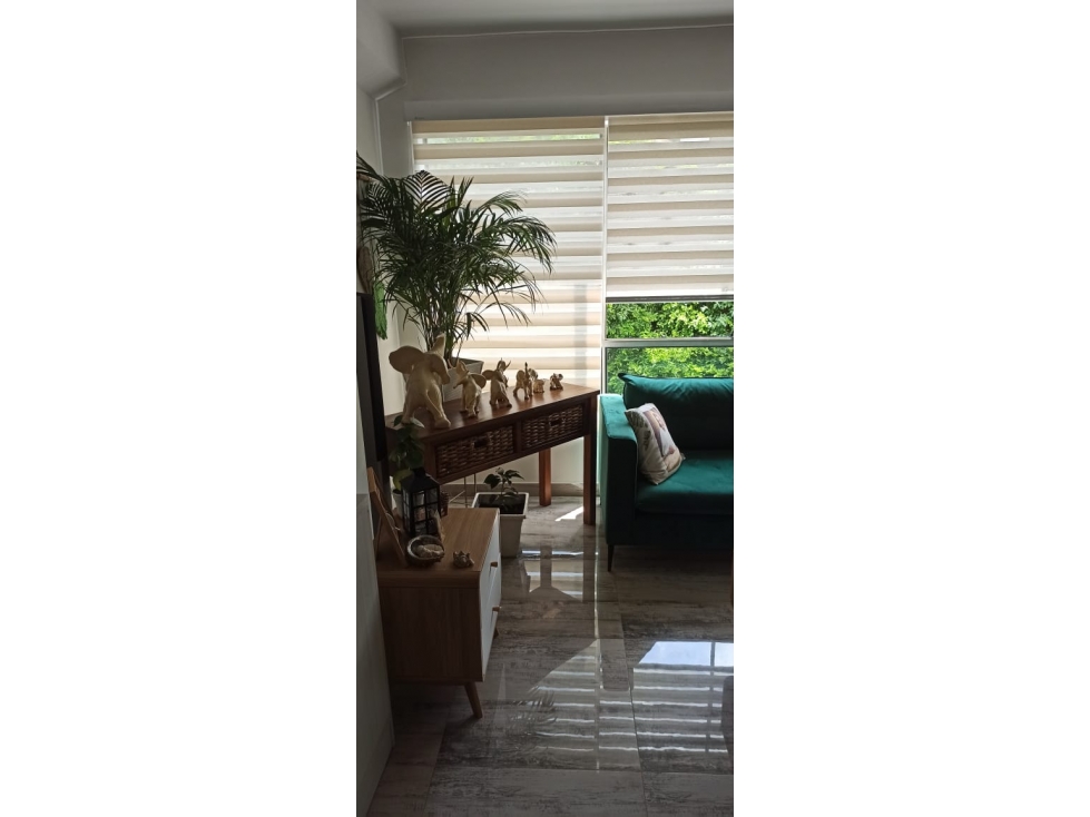 SE VENDE HERMOSO APARTAMENTO REMODELADO EN LOS ALPES — foto 4