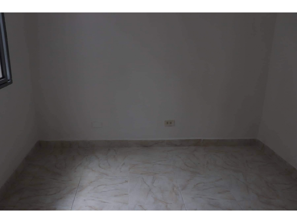 SE VENDE CASA DE 3 PISOS CON 2 VIVIENDAS INDEPENDIENTES EN SAMARIA — foto 4