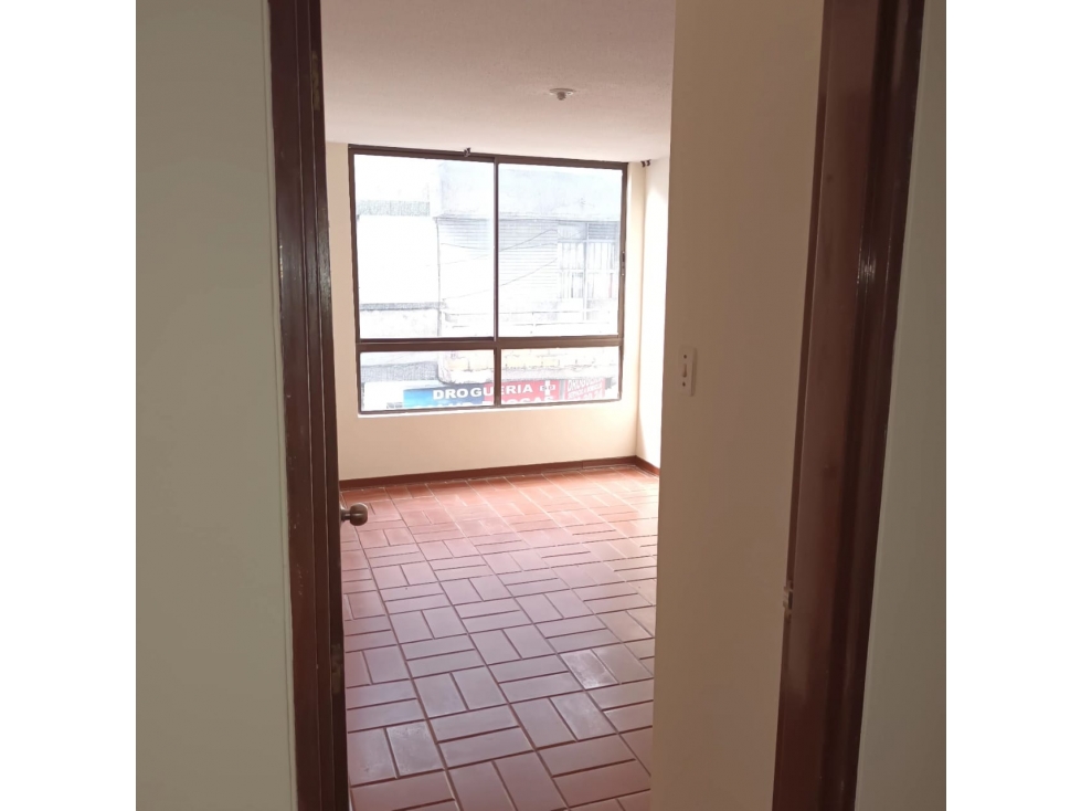 SE VENDE AMPLIO APARTAMENTO EN EL CENTRO — foto 5