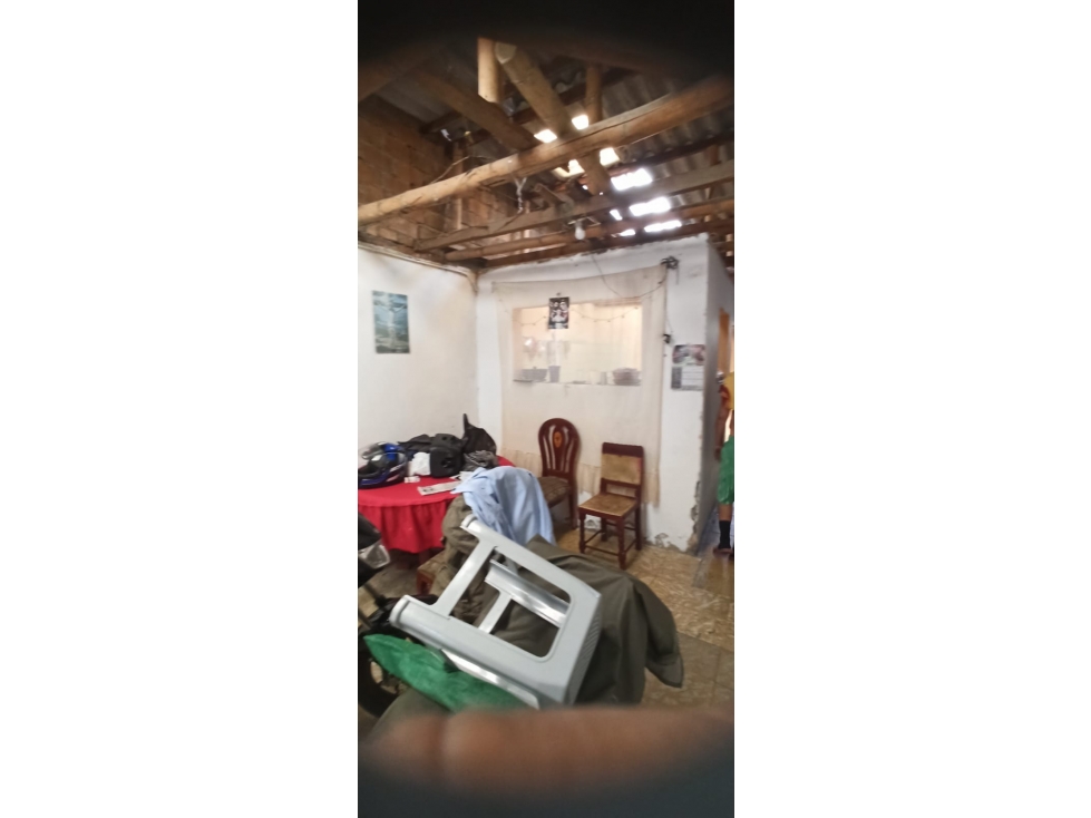 SE VENDE CASA GRANDE PARA REMODELAR A UNA CUADRA DE PARQUE ARBOLEDA — foto 4