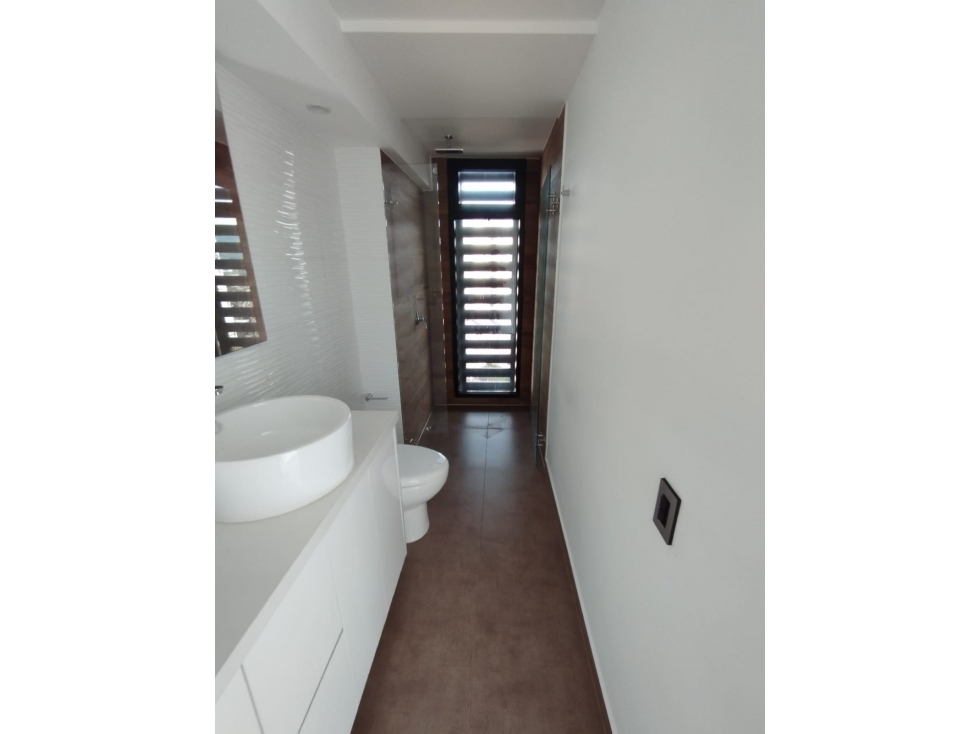 Se Vende Exclusivo Apartamento para Estrenar en Los Alpes — foto 3