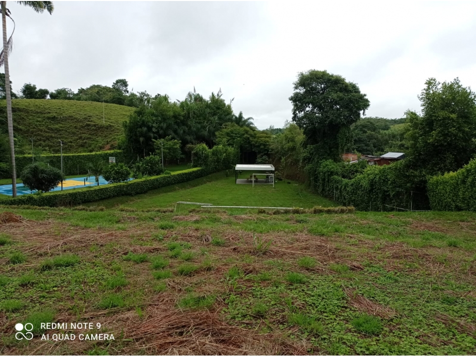 SE VENDE LOTE EN CERRITOS MUY BIEN UBICADO