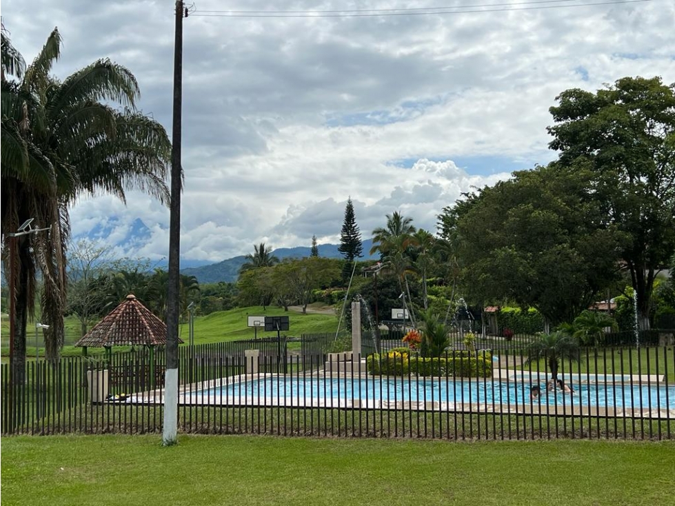 SE VENDE EXCELENTE LOTE EN VITERBO EN CONDOMINIO - 2
