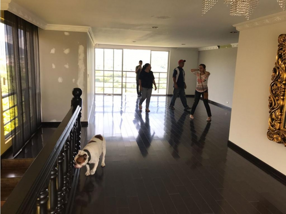 SE VENDE FINCA EN SANTA ROSA CON DOS CASA SOBRE VIA PRINCIPAL — foto 4