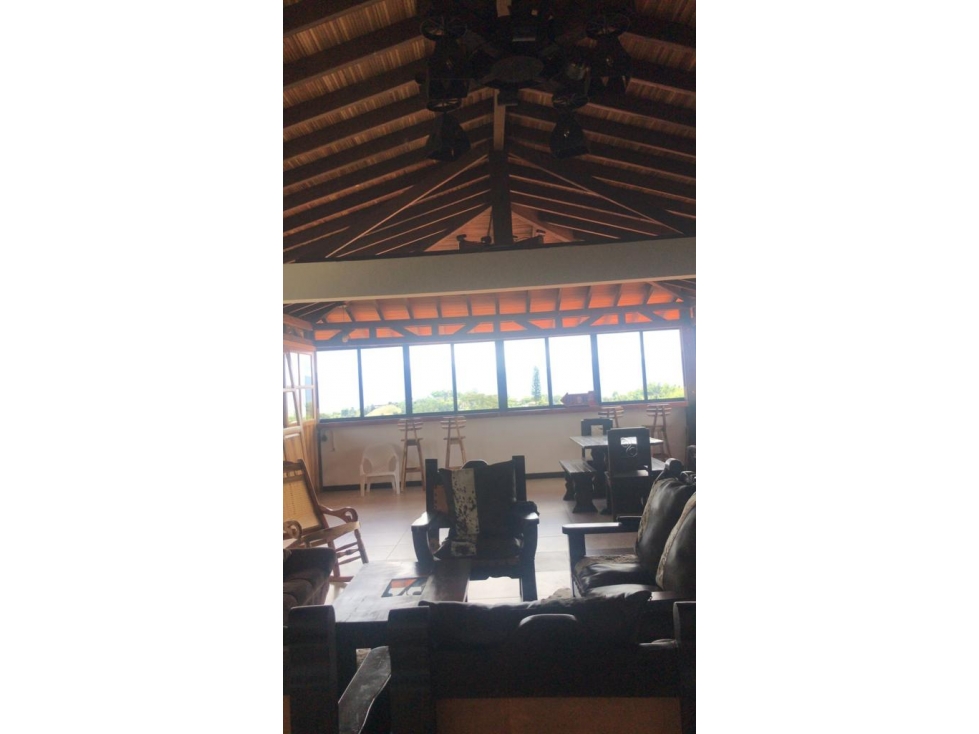 SE VENDE ESPECTACULAR CASA CAMPESTRE POR LA CASONA — foto 3