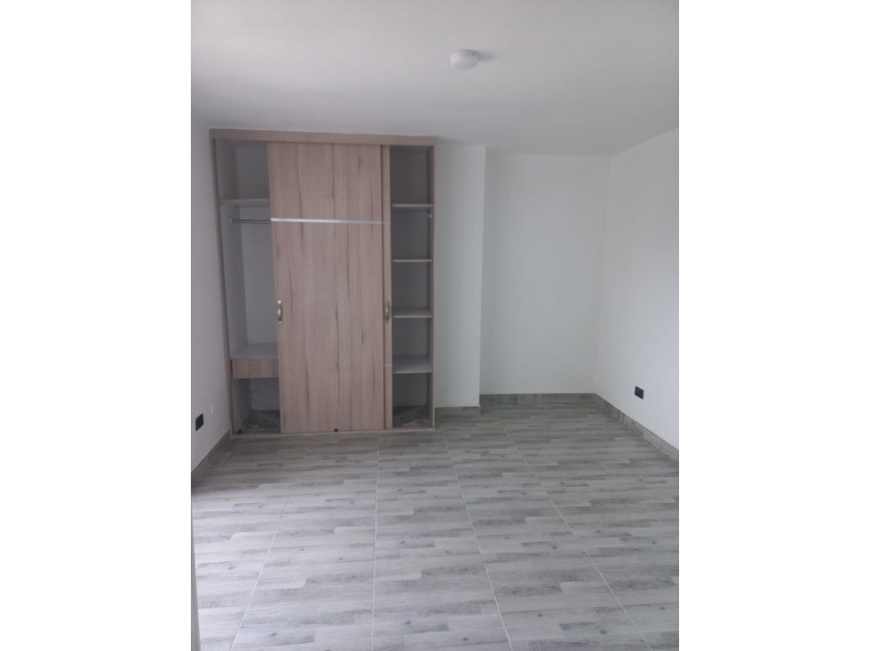 Se Vende Apartamento Remodelado en el Barrio Popular Modelo — foto 5