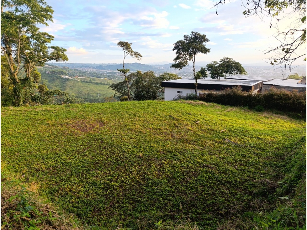 SE VENDE LOTE EN DOSQUEBRADAS