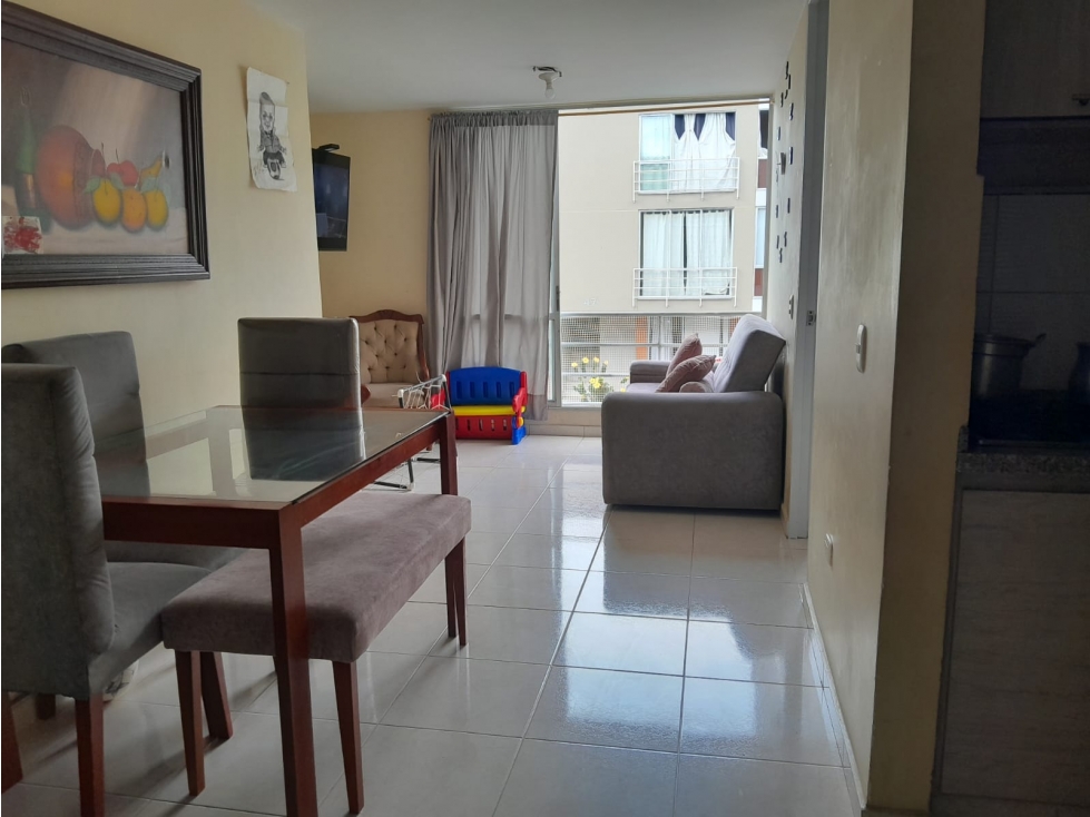 SE VENDE APARTAMENTO MUY ILUMINADO EN SECTOR TRANQUILO VIA CONDINA