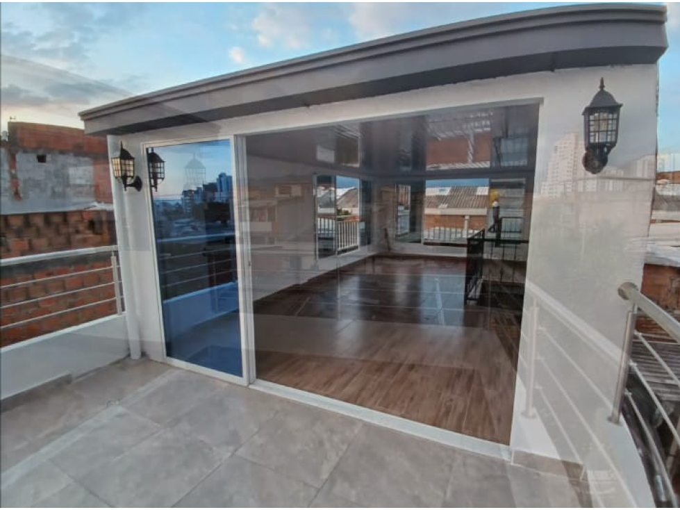 SE VENDE CASA CERCA A LA ARBOLERA CON RENTA — foto 3