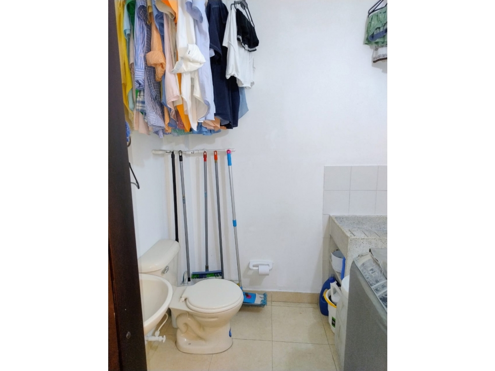 SE VENDE APARTAMENTO MODERNO, CON BALCON! — foto 5