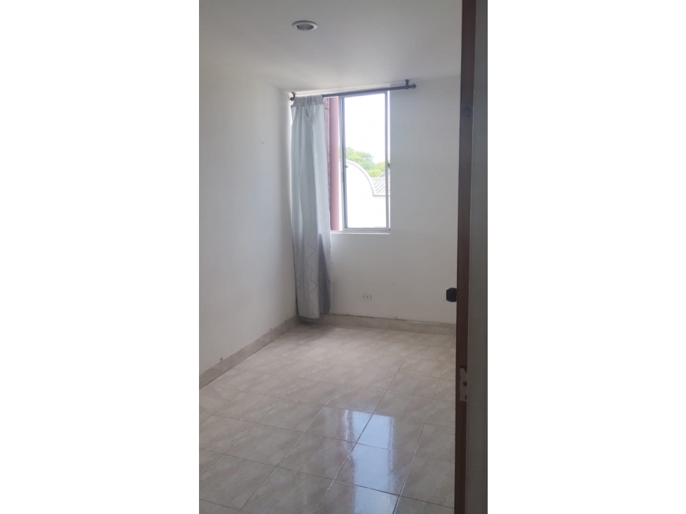 SE VENDE APARTAMENTO EN GAMMA EN ALAMBRA EN PISO 4 AREA 74M2 — foto 4