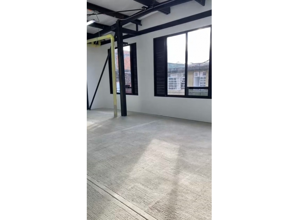 SE VENDE BODEGA EN EL CENTRO DE PEREIRA AREA 400M2 - 3
