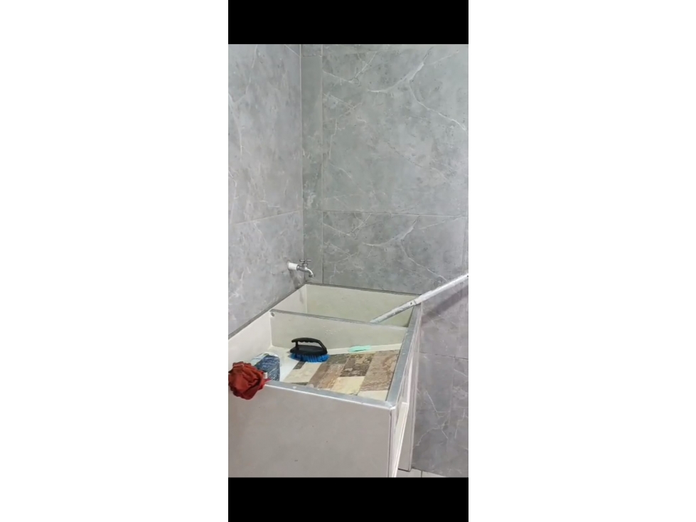 Venta de hermoso apartamento en un cuarto piso con excelente vista — foto 5