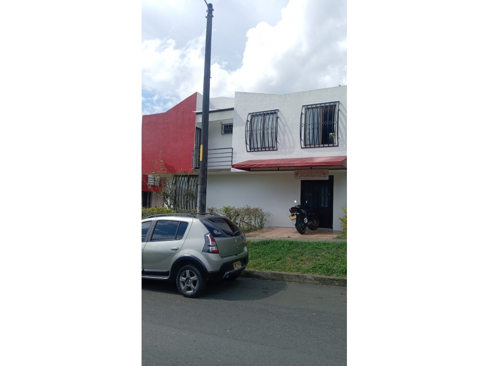 Se vende casa dúplex esquinera con local comercial en Pereira — foto 3