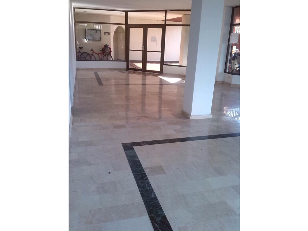 Se vende Local en Pinares — foto 3
