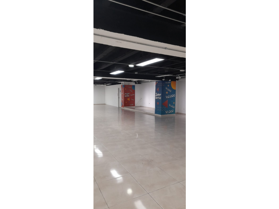 Se Vende Increible Local en la Plaza de Bolivar 384 m2 — foto 3