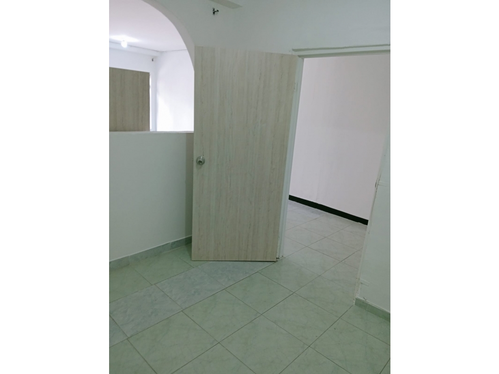 SE ARRIENDA 1 PISO EN LOS 2500 LOTES — foto 6