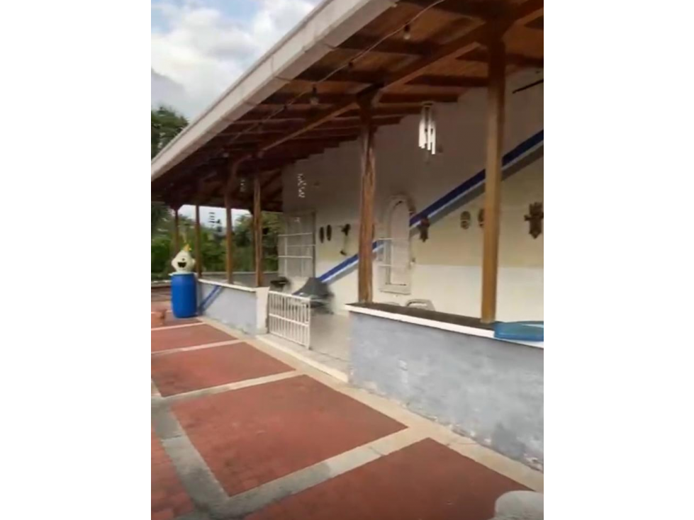 SE VENDE CASA LOTE EN LA VIA CERRITOS KM 6 DIAGONAL A LA TOYOTA — foto 3