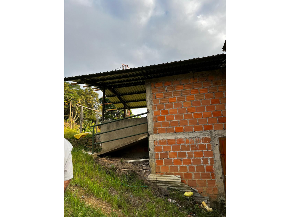 SE VENDE FINCA ENTRE LA VIRGINIA Y SANTUARIO - 3