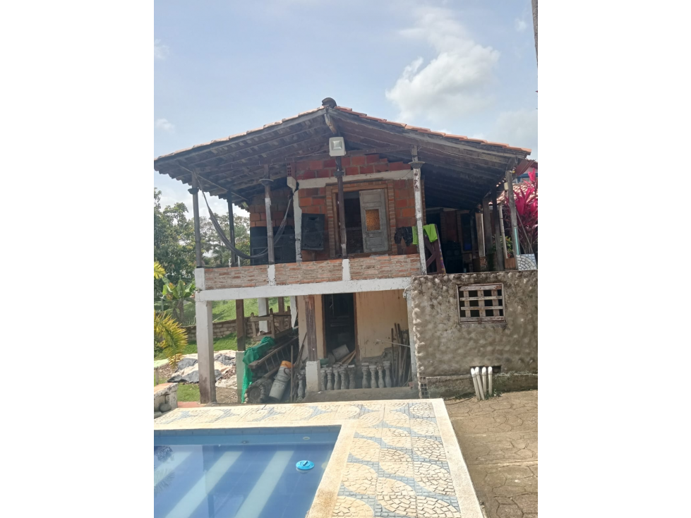 Se vende cabaña ubicada estratégicamente entre Belalcázar y Viterbo - 5
