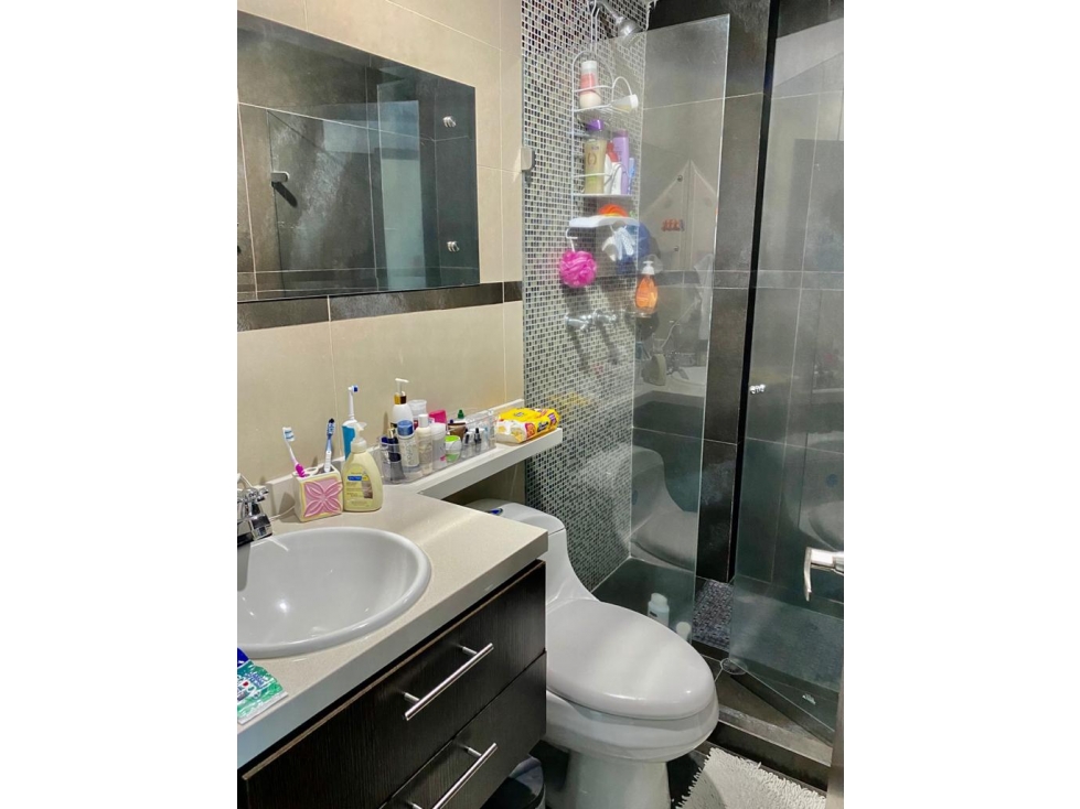 SE VENDE HERMOSO APARTAMENTO EN LA CIRCUNVALAR — foto 3
