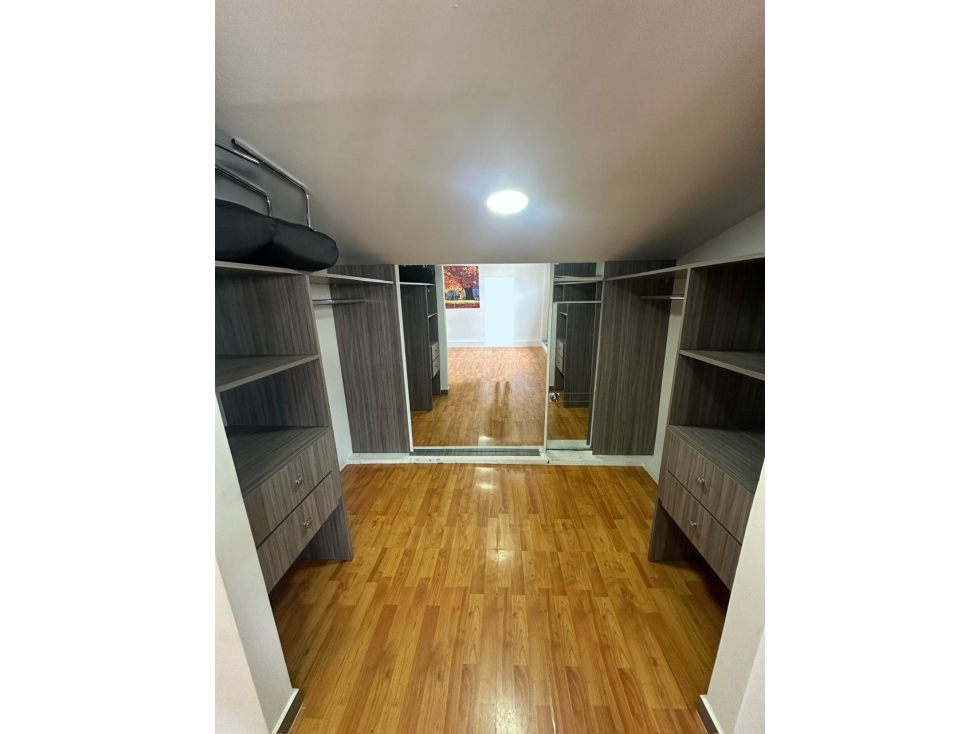 Apartamento Dúplex con Vista Panorámica en Centenario — foto 3